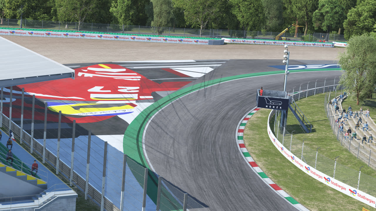 Šikana Variante della Roggia s italskou trikolorou na okruhu Monza Italia Challenge